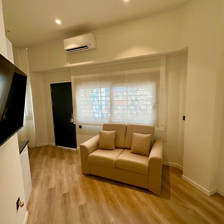 Apartamentos Sunsets Malaga Centro ภายนอก รูปภาพ