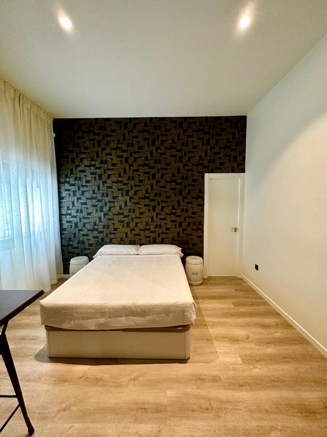 Apartamentos Sunsets Malaga Centro ภายนอก รูปภาพ