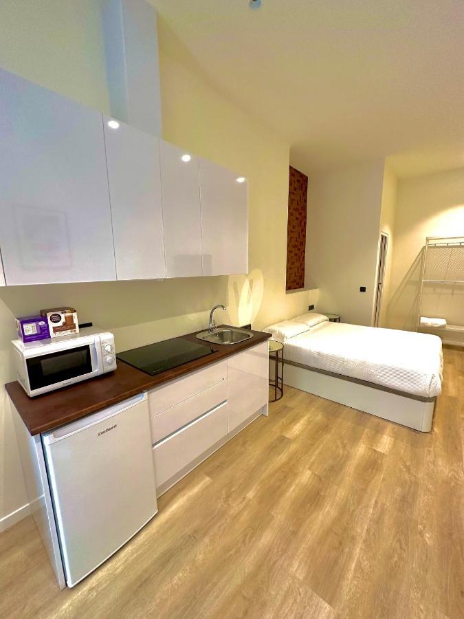 Apartamentos Sunsets Malaga Centro ภายนอก รูปภาพ