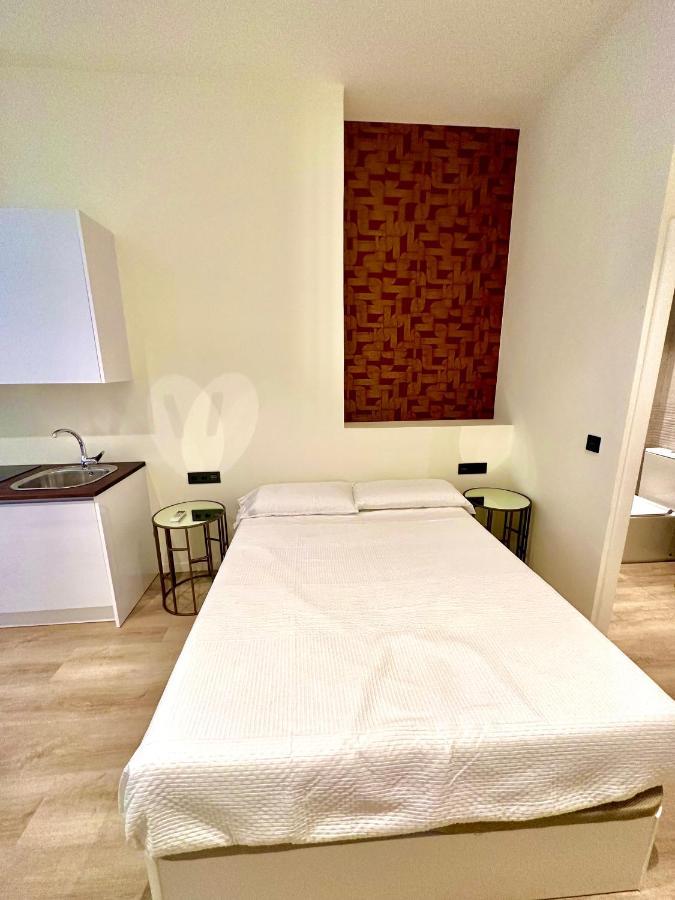 Apartamentos Sunsets Malaga Centro ภายนอก รูปภาพ