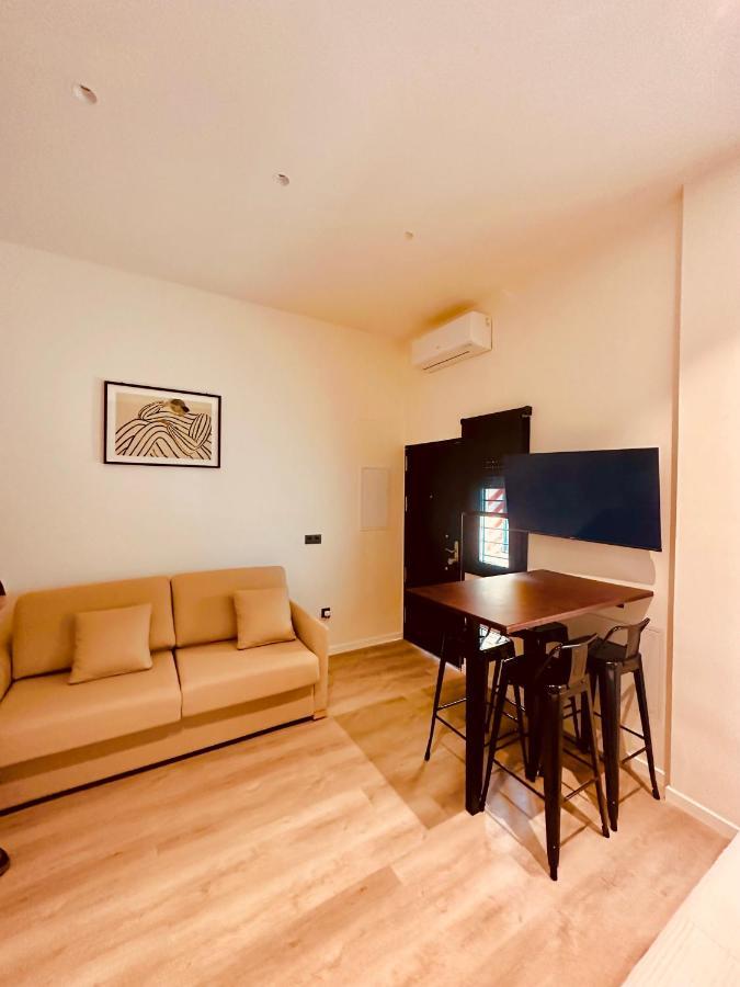 Apartamentos Sunsets Malaga Centro ภายนอก รูปภาพ