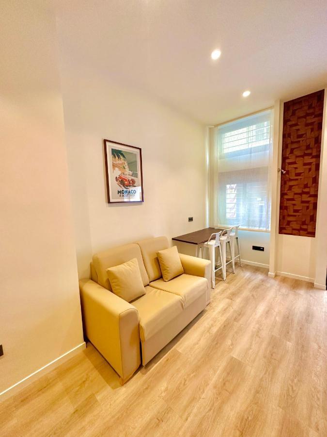 Apartamentos Sunsets Malaga Centro ภายนอก รูปภาพ