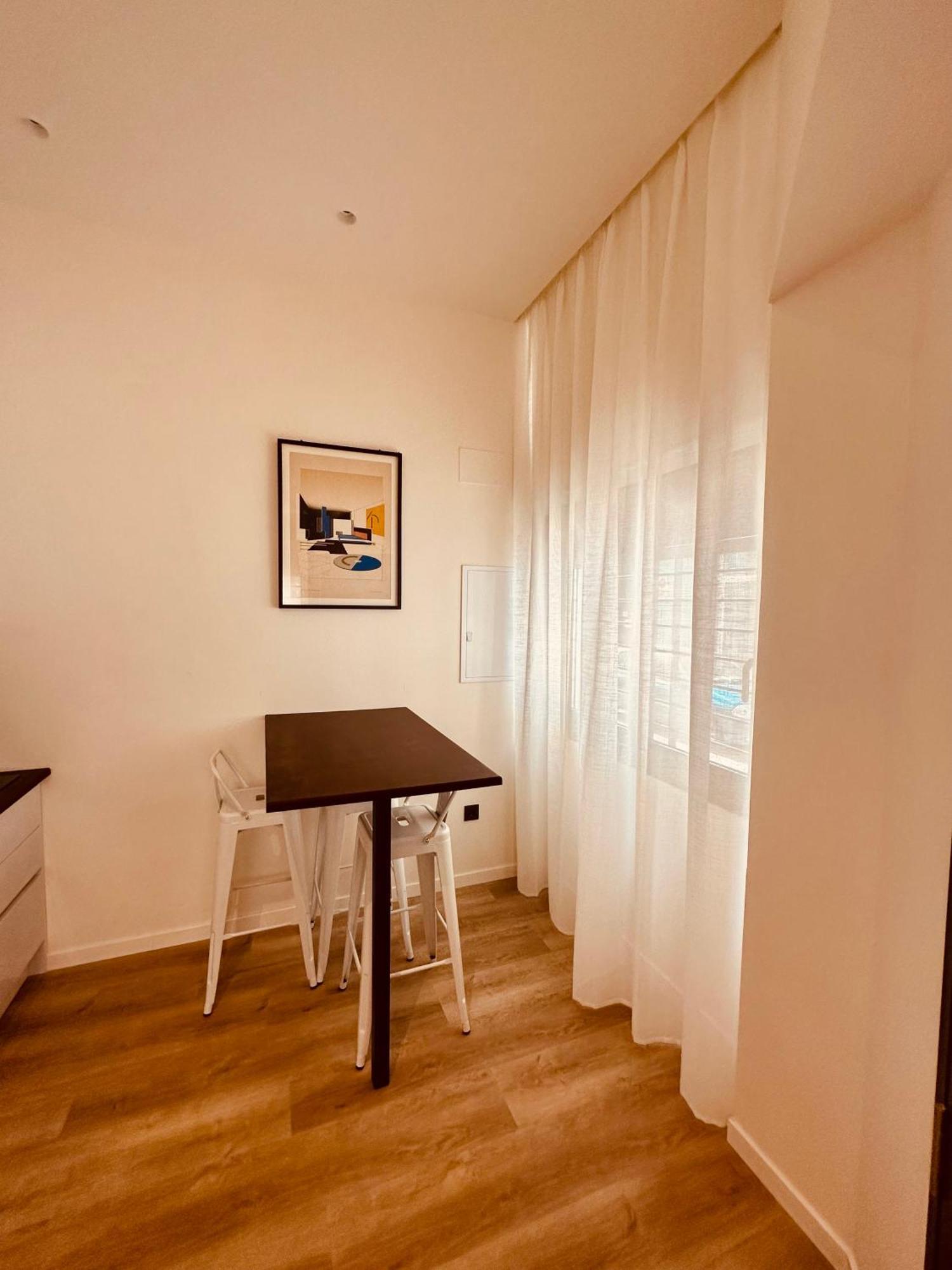 Apartamentos Sunsets Malaga Centro ภายนอก รูปภาพ