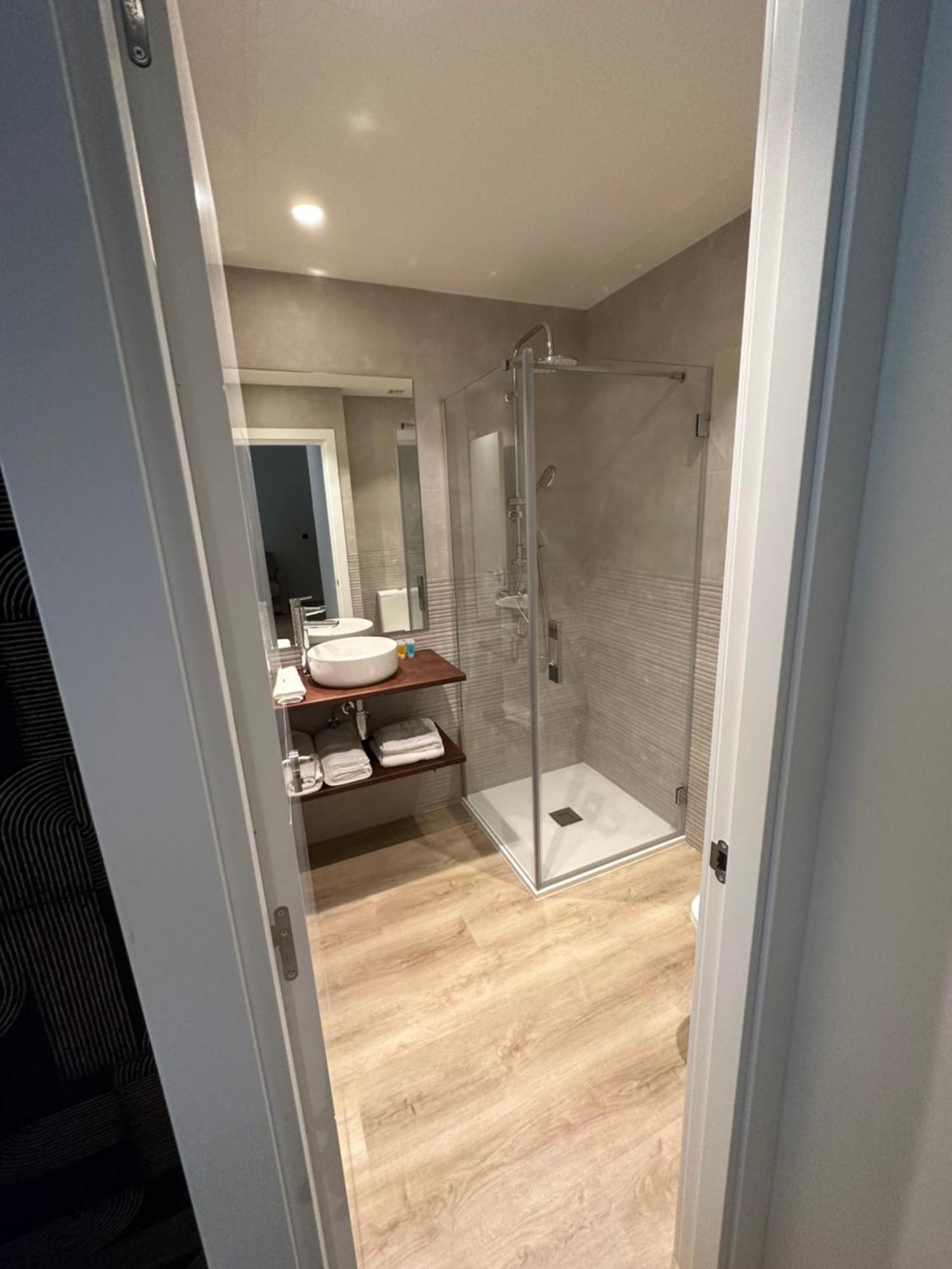 Apartamentos Sunsets Malaga Centro ภายนอก รูปภาพ