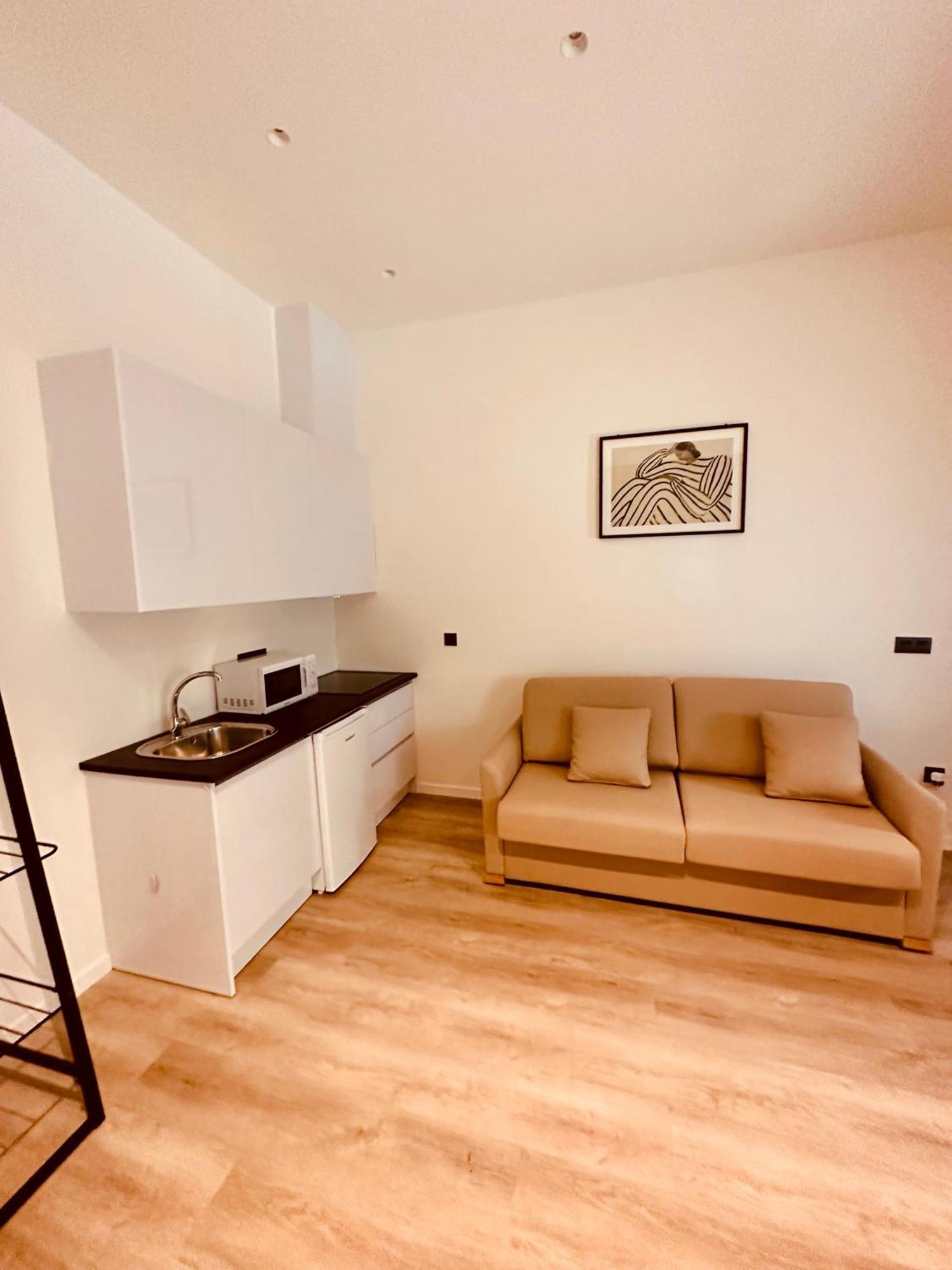 Apartamentos Sunsets Malaga Centro ภายนอก รูปภาพ