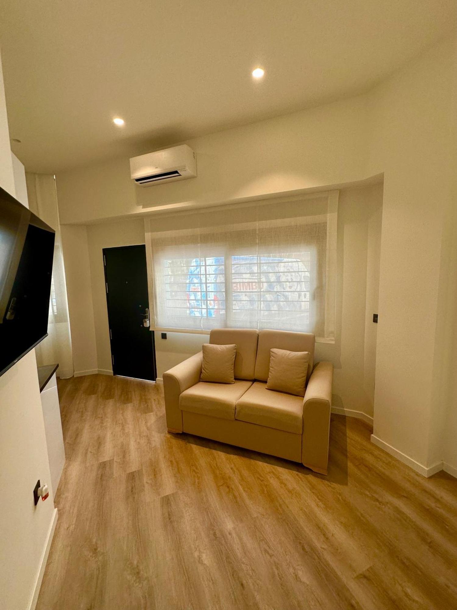 Apartamentos Sunsets Malaga Centro ภายนอก รูปภาพ